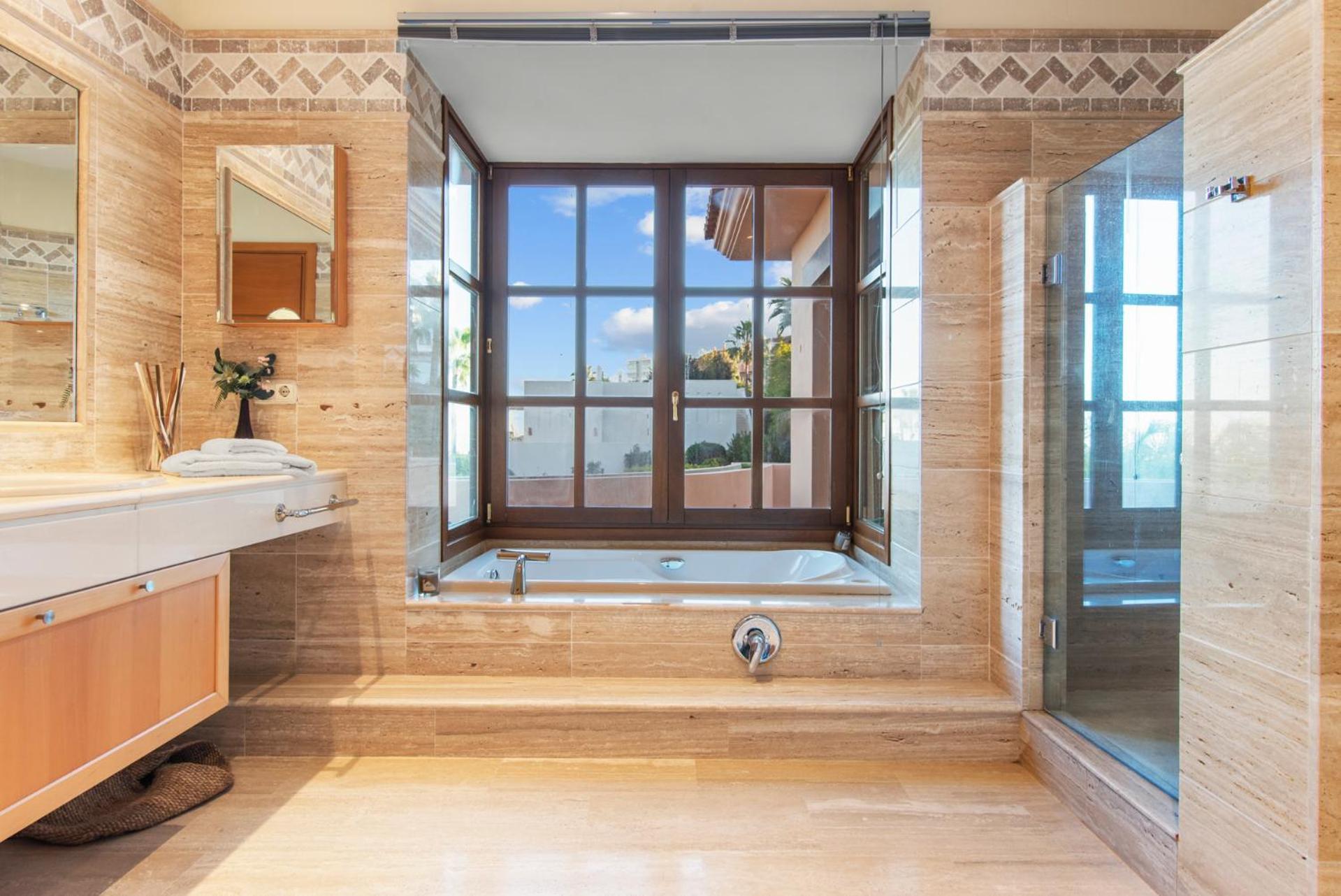 Luxury Villa Robledal By Mabiente - Views Of The Sea And The Golf Course ماربيا المظهر الخارجي الصورة